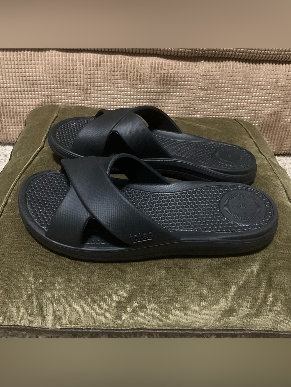 totes Women's Black Crisscross Slide Sandals